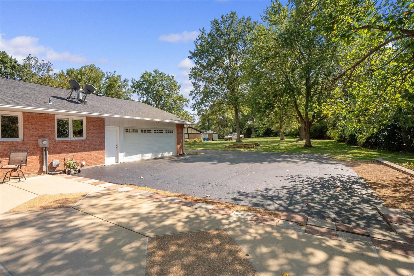 2287 Whitby Road Chesterfield, MO 63017 - Photo 38 of 42 Gallery Image 38