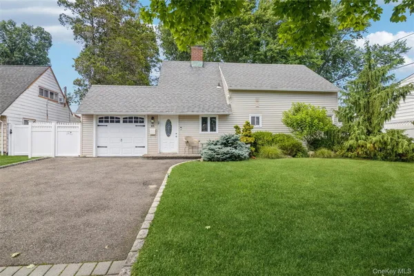 $739,999 | 45 Abbot Lane, Hicksville, NY 11801