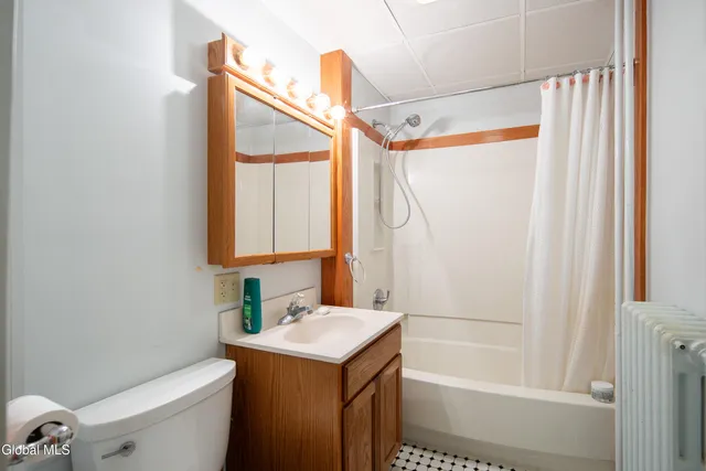 $1,600 | Undisclosed Address, Watervliet, NY 12189