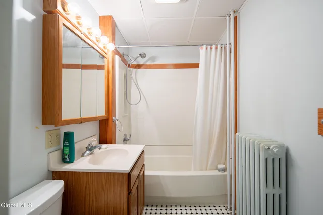 $1,600 | Undisclosed Address, Watervliet, NY 12189