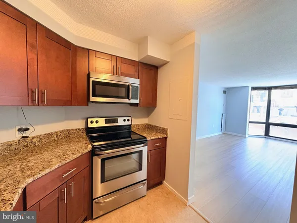 $2,250 | 2020 Walnut Street, Unit 6C, Philadelphia, PA 19103