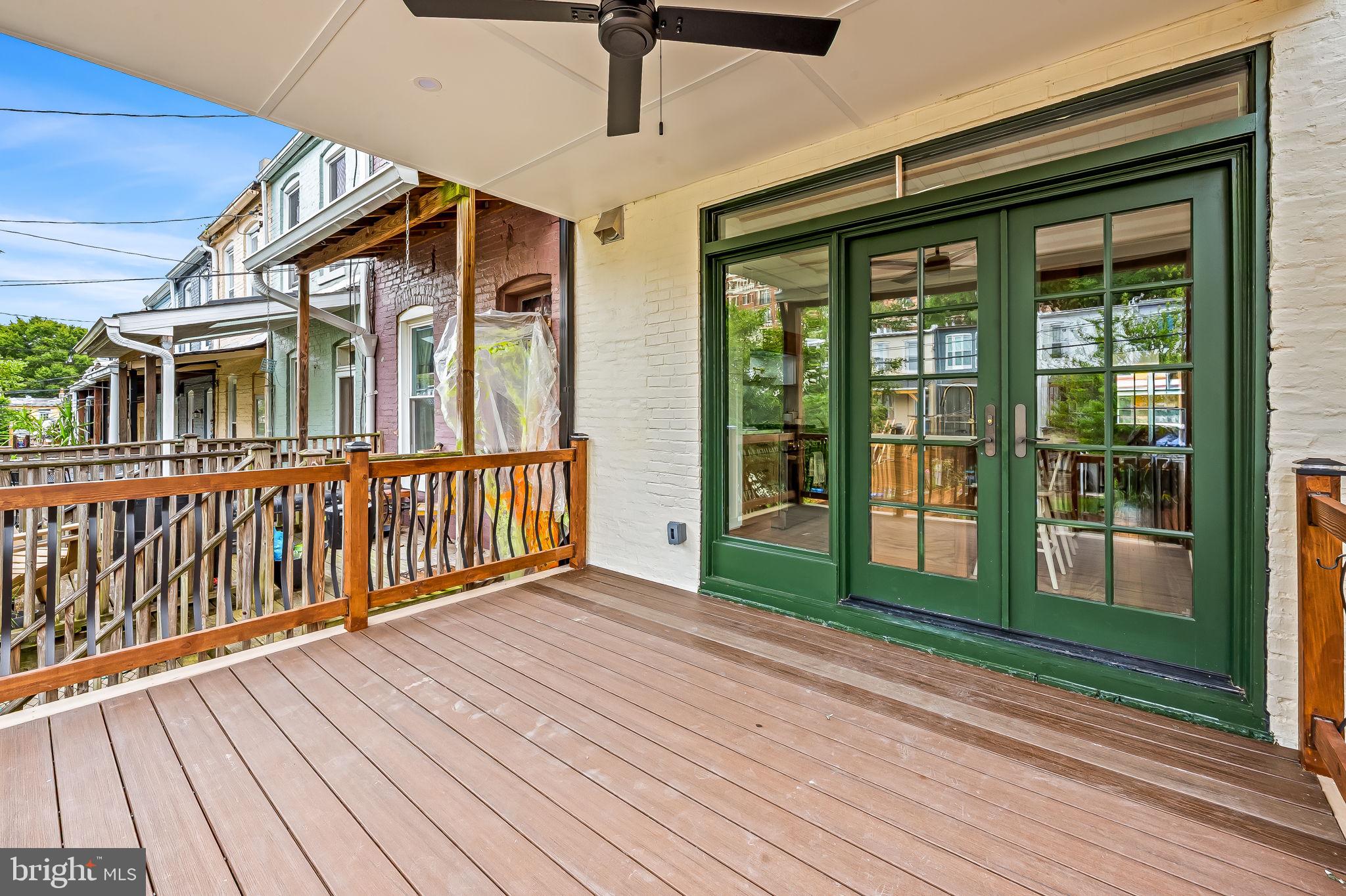 832 Union Avenue Baltimore, MD 21211 - Photo 40 of 43 a view of a house with deck