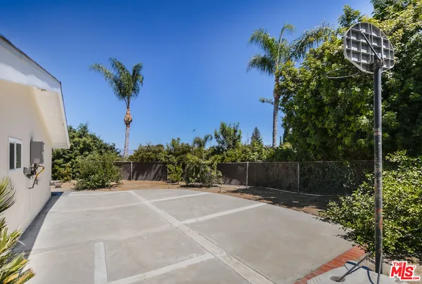 $4,950 | 5634 Mason Avenue, Woodland Hills, CA 91367