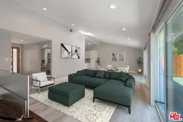 $4,950 | 5634 Mason Avenue, Woodland Hills, CA 91367
