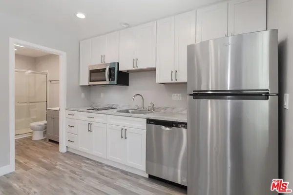 $4,950 | 5634 Mason Avenue, Woodland Hills, CA 91367