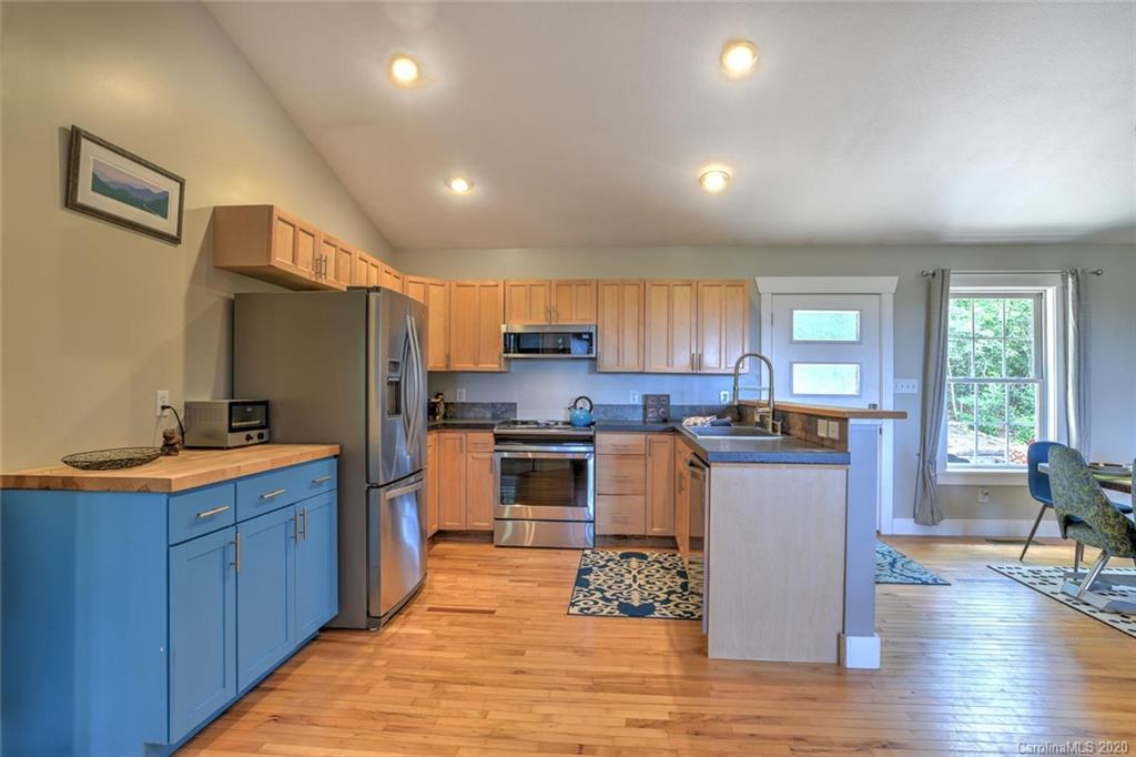123 Rock Branch Road Fairview, NC 28730 - Photo 9 of 38 Gallery Image 9