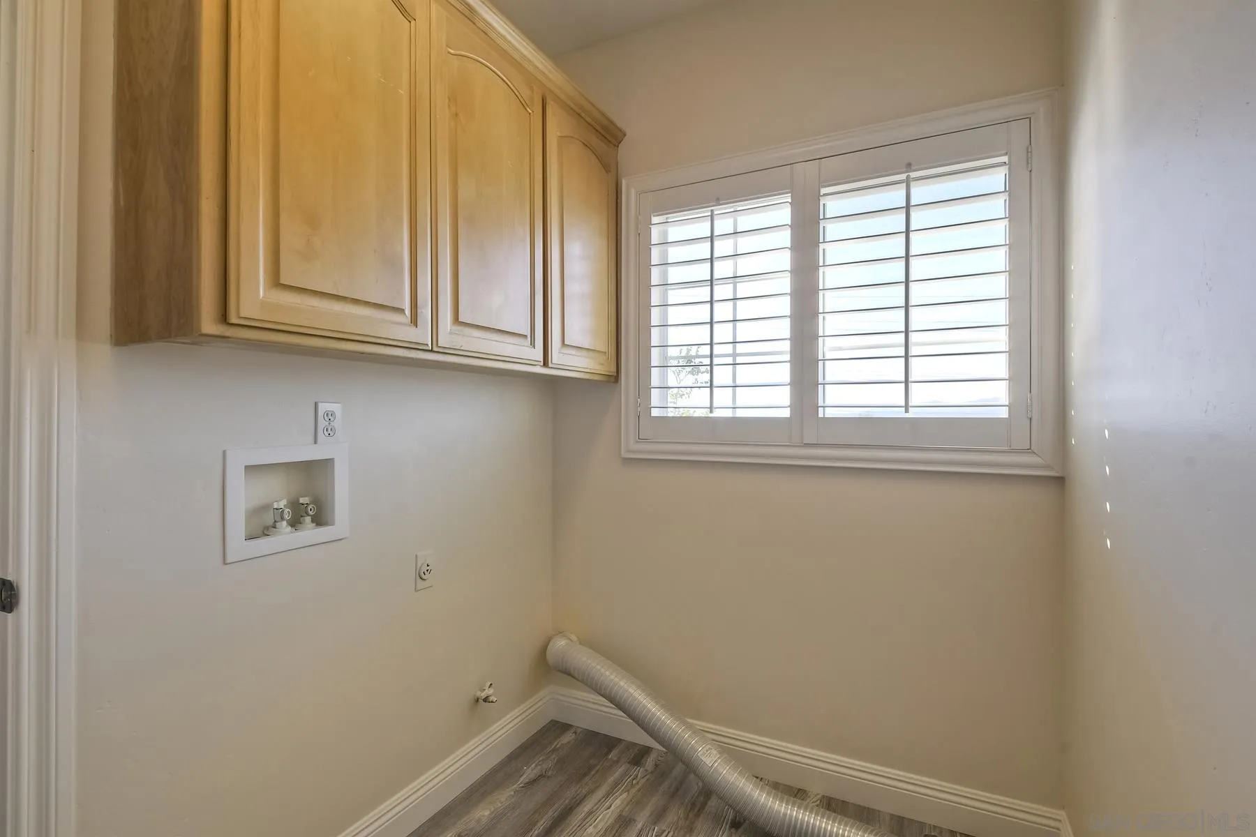 1550 Alturas Road Fallbrook, CA 92028 - Photo 28 of 31 a view of an empty room with a window