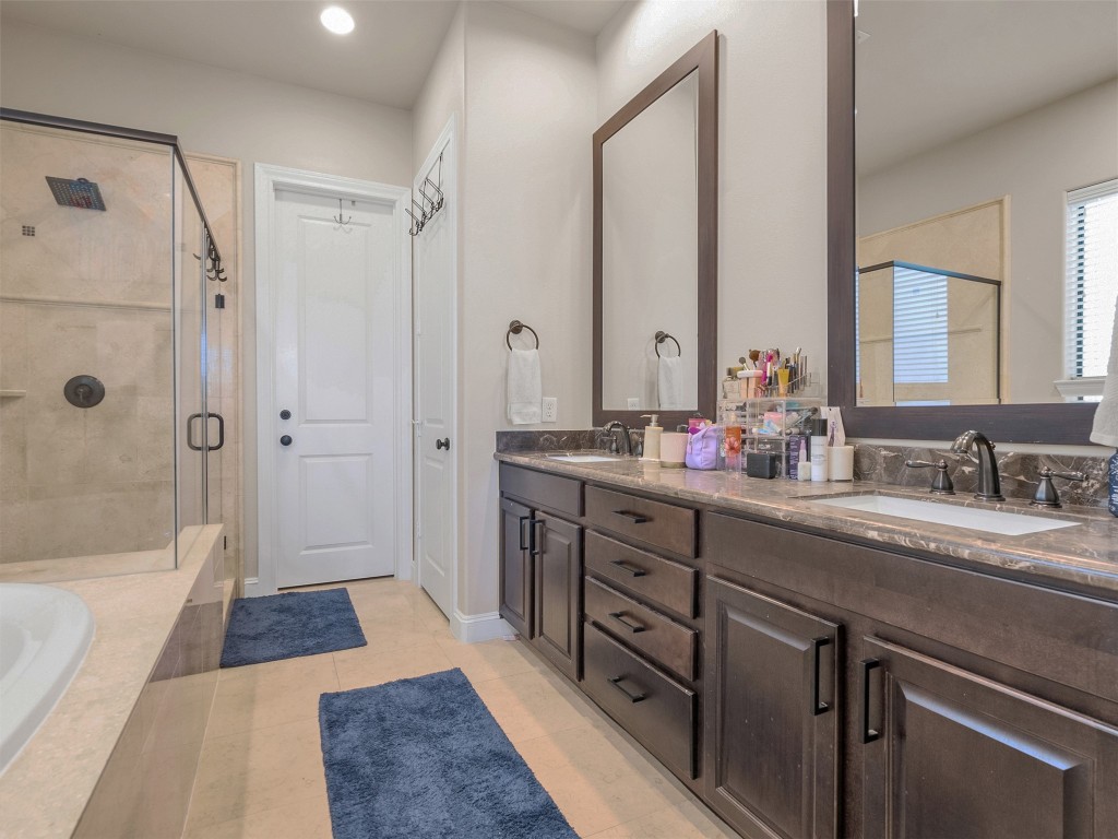 1877 Dart Street Houston, TX 77007 - Photo 11 of 41
