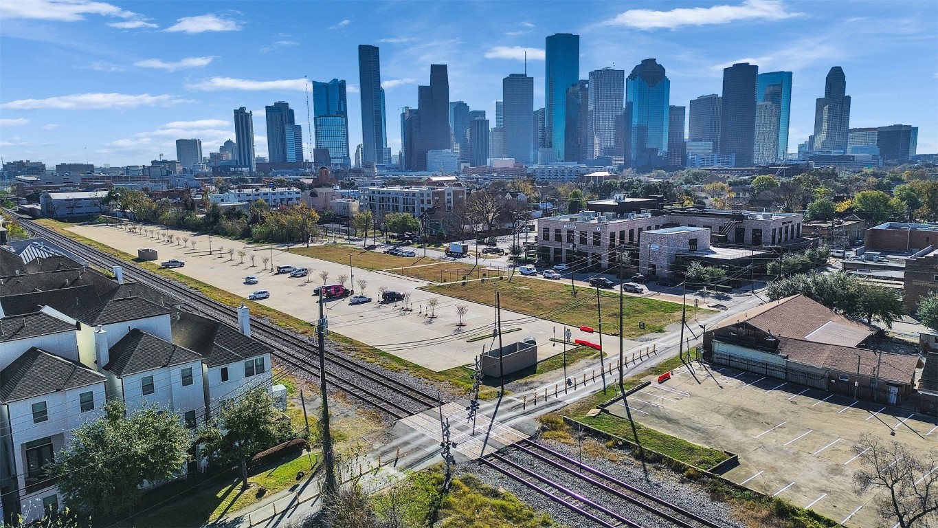 1877 Dart Street Houston, TX 77007 - Photo 35 of 41