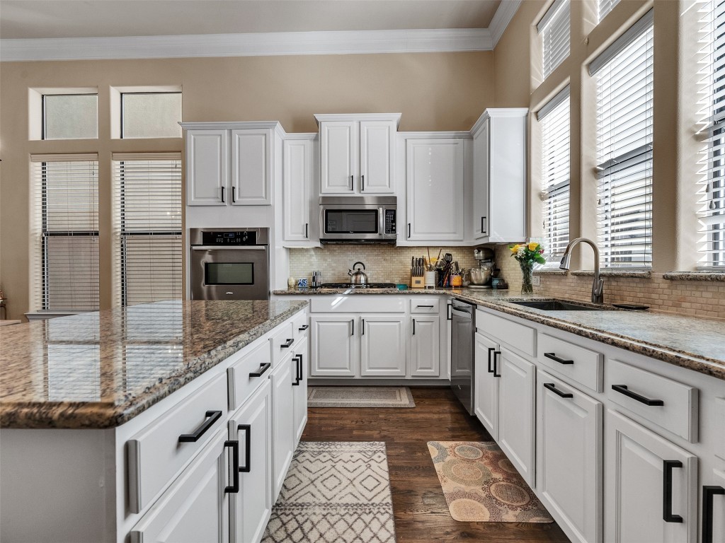 1877 Dart Street Houston, TX 77007 - Photo 4 of 41