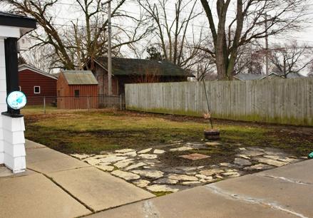 10851 Oak Avenue Chicago Ridge, IL 60415 - Photo 14 of 15 a view of a backyard