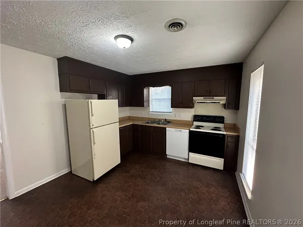 $1,500 | 6903 Flying Cloud Lane, Fayetteville, NC 28314