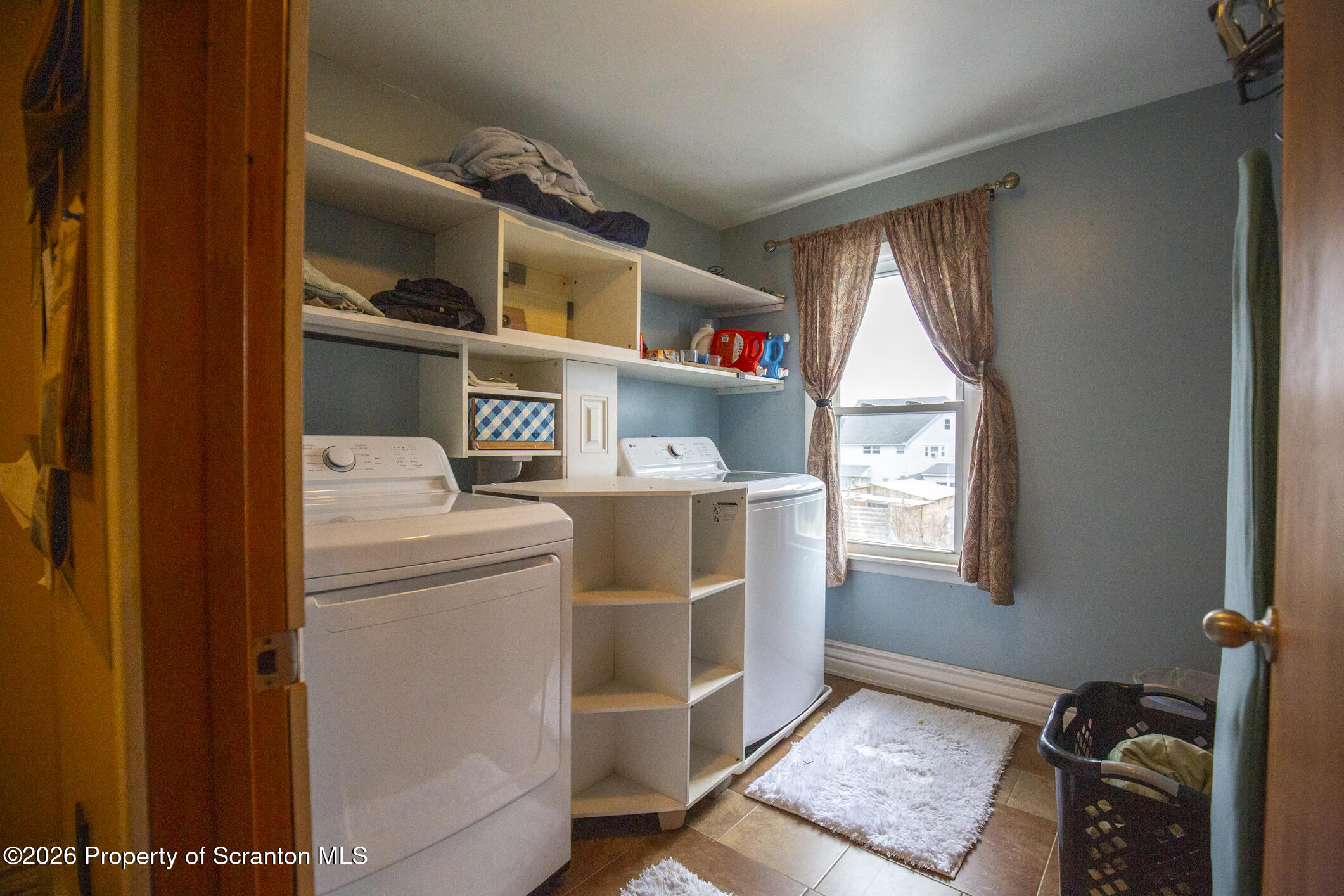 3245 Cedar Avenue Scranton, PA 18505 - Photo 37 of 37 a utility room with dryer and washer