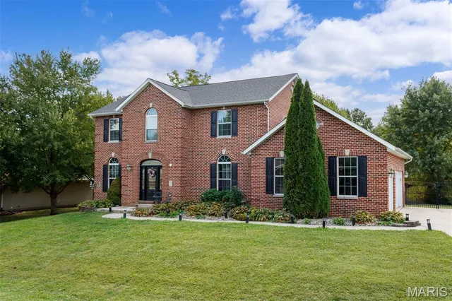 $375,000 | 4 Hill Valley Drive, Pocahontas, IL 62275