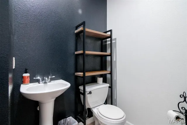 $375,000 | 4 Hill Valley Drive, Pocahontas, IL 62275