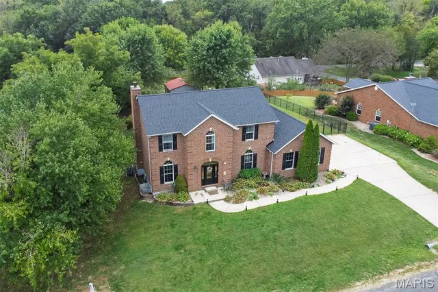 $375,000 | 4 Hill Valley Drive, Pocahontas, IL 62275