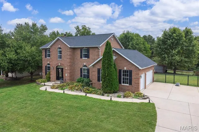 $375,000 | 4 Hill Valley Drive, Pocahontas, IL 62275