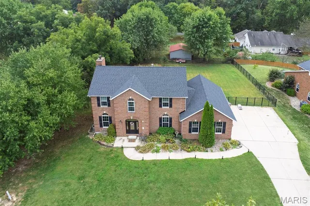 $375,000 | 4 Hill Valley Drive, Pocahontas, IL 62275