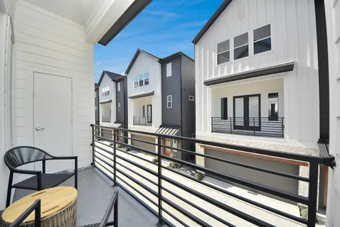 $565,000 | 923 Fisher Street, Unit E, Houston, TX 77018