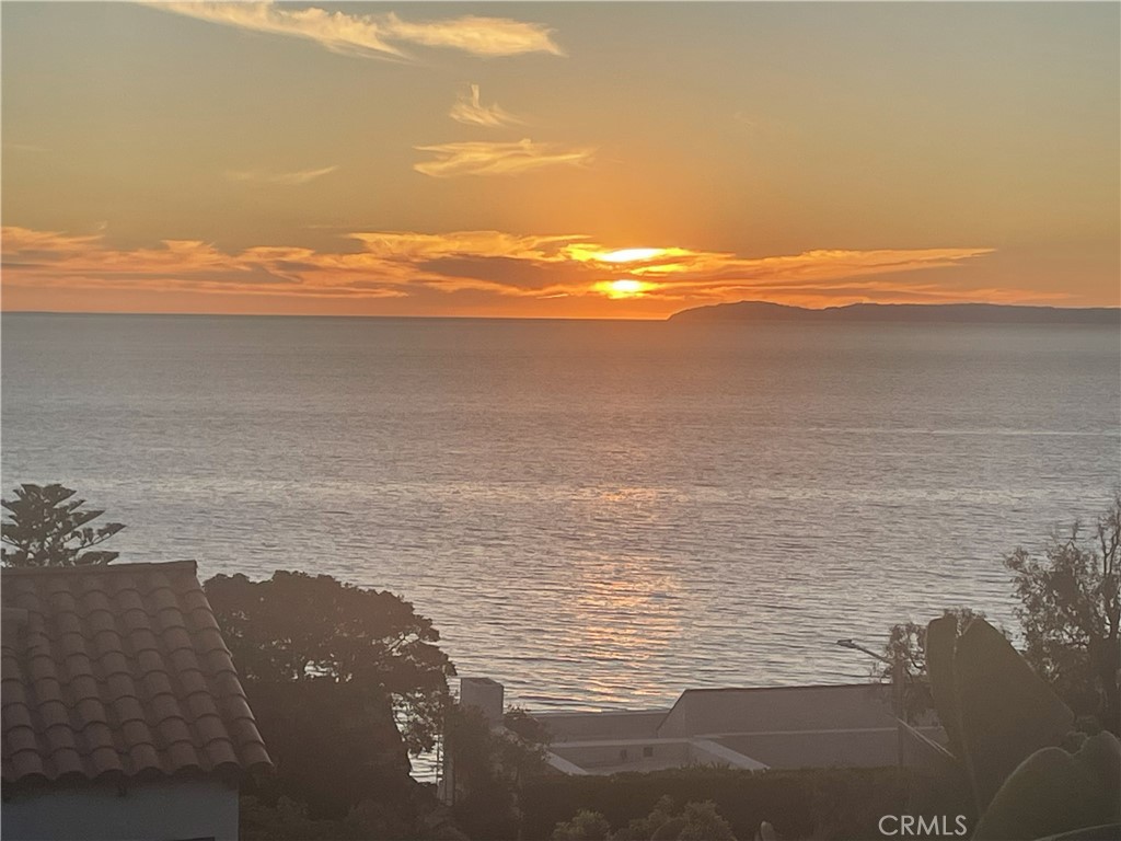 263 Upland Road Laguna Beach, CA 92651 - Photo 6 of 56 View