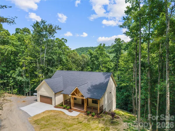 $675,000 | 210 Hickory Tree Lane, Hendersonville, NC 28739