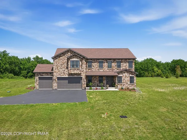 $1,099,900 | 130 Longenbach Avenue, Nazareth, PA 18064