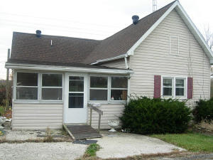 24 Shawswick Station Road Bedford, IN 47421 - Photo 3 of 5