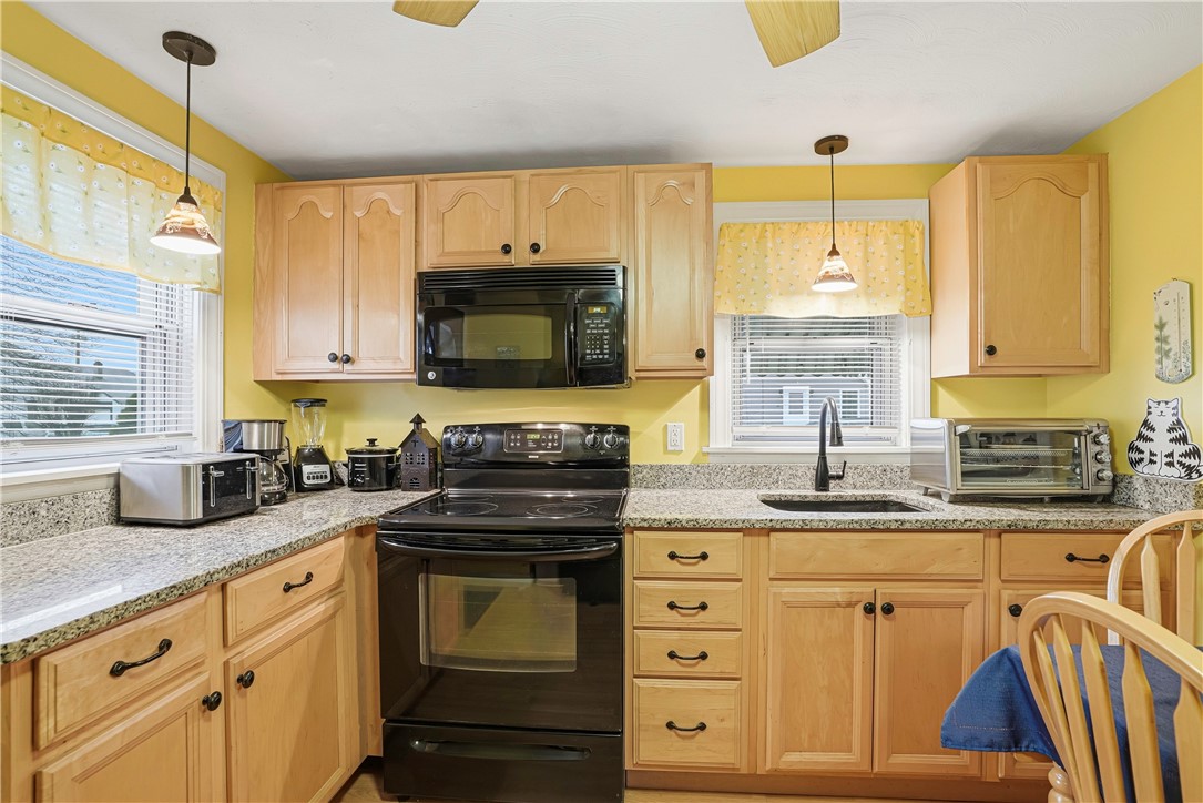26 Pembroke Avenue Pawtucket, RI 02860 - Photo 14 of 34