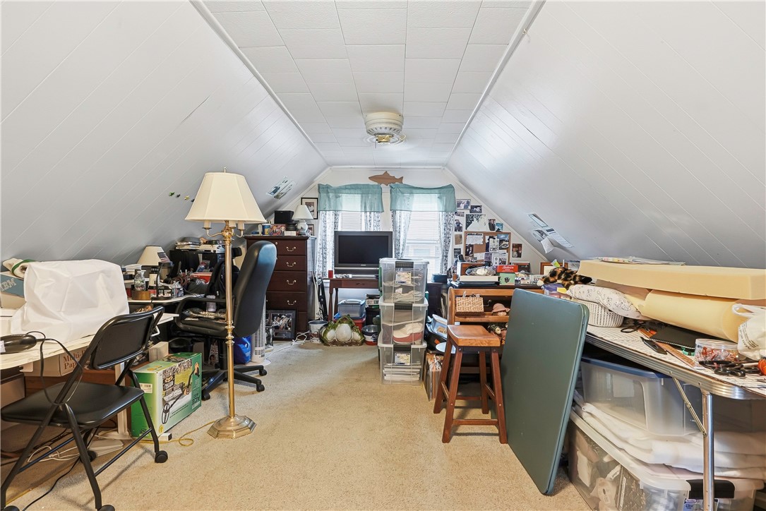 26 Pembroke Avenue Pawtucket, RI 02860 - Photo 20 of 34