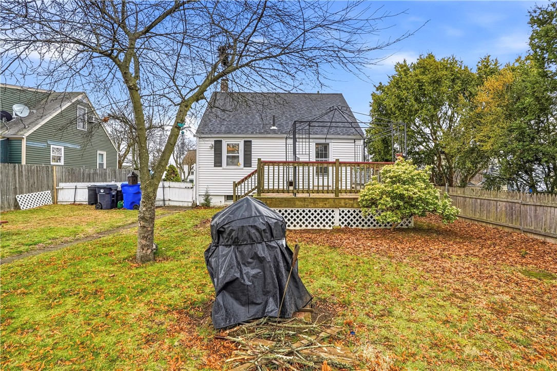 26 Pembroke Avenue Pawtucket, RI 02860 - Photo 27 of 34