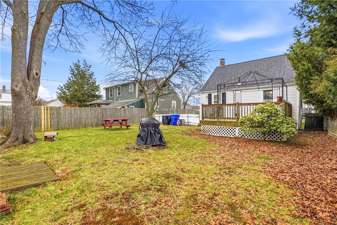26 Pembroke Avenue Pawtucket, RI 02860 - Photo 28 of 34