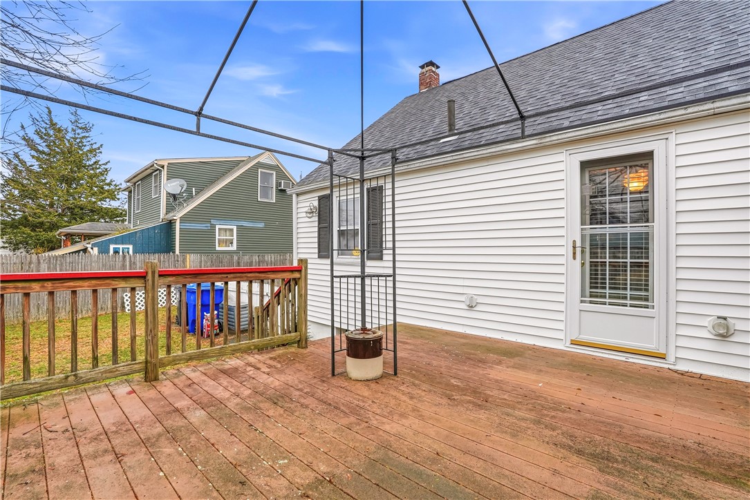26 Pembroke Avenue Pawtucket, RI 02860 - Photo 32 of 34