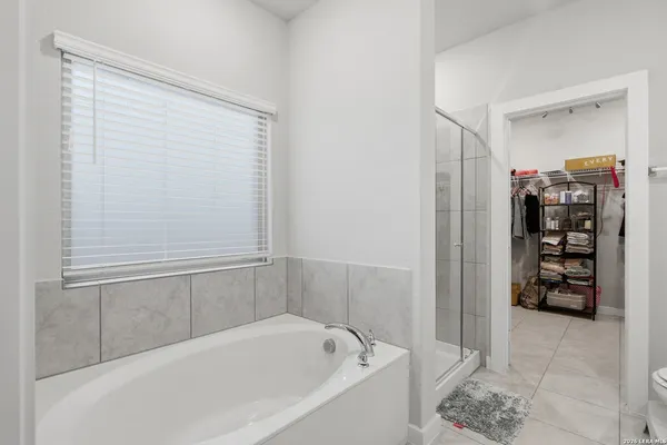 $2,200 | 827 Laurel, San Antonio, TX 78219