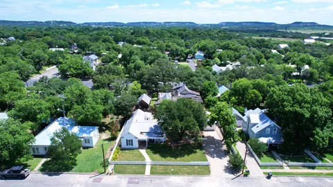 $699,000 | 410 East Schubert Street, Fredericksburg, TX 78624