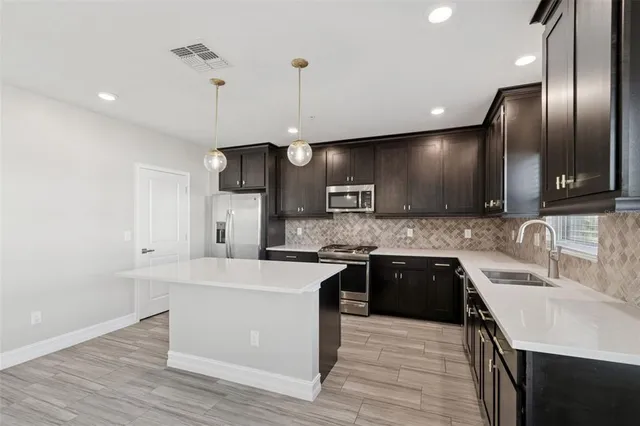 $6,000 | 4921 West Paul Avenue, Unit 4, Tampa, FL 33611