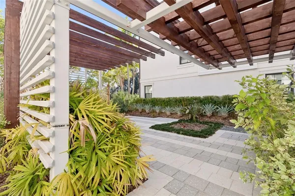 $6,000 | 4921 West Paul Avenue, Unit 4, Tampa, FL 33611