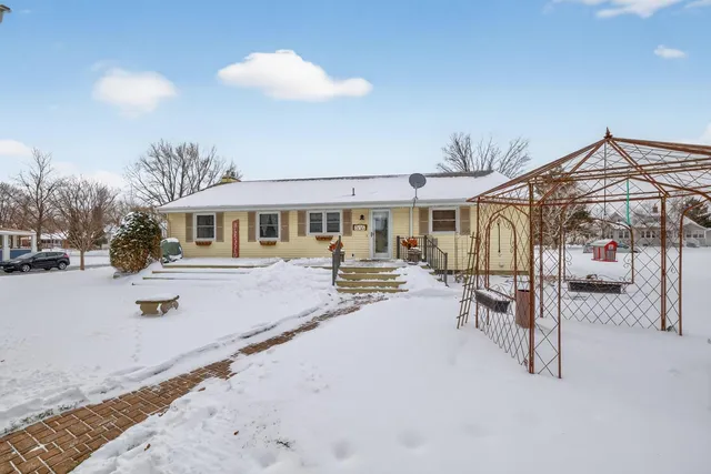 $339,900 | 702 North 6th Street, Lake City, MN 55041