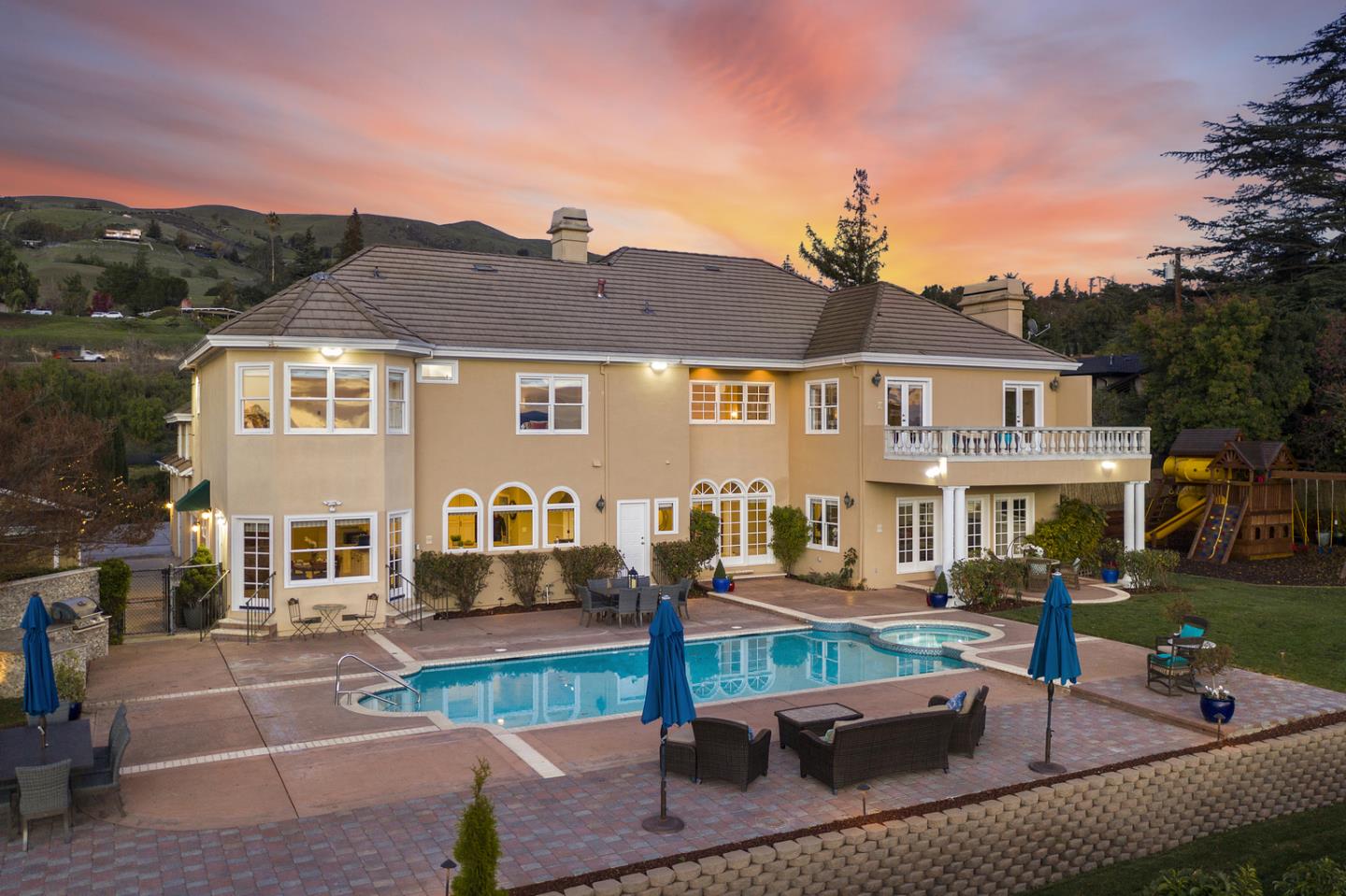 10340 Anderson Road San Jose, CA 95127 - Photo 45 of 65 a front view of a building with street view