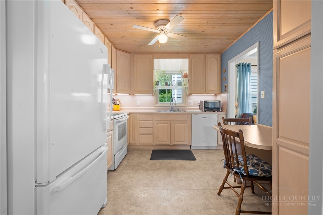 112 Chandy Street Boone, NC 28607 - Photo 13 of 39