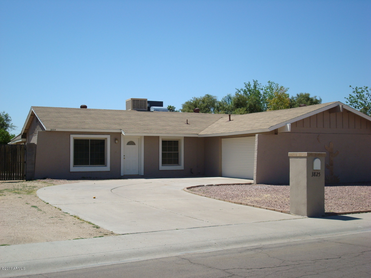 FRONT HOUSE