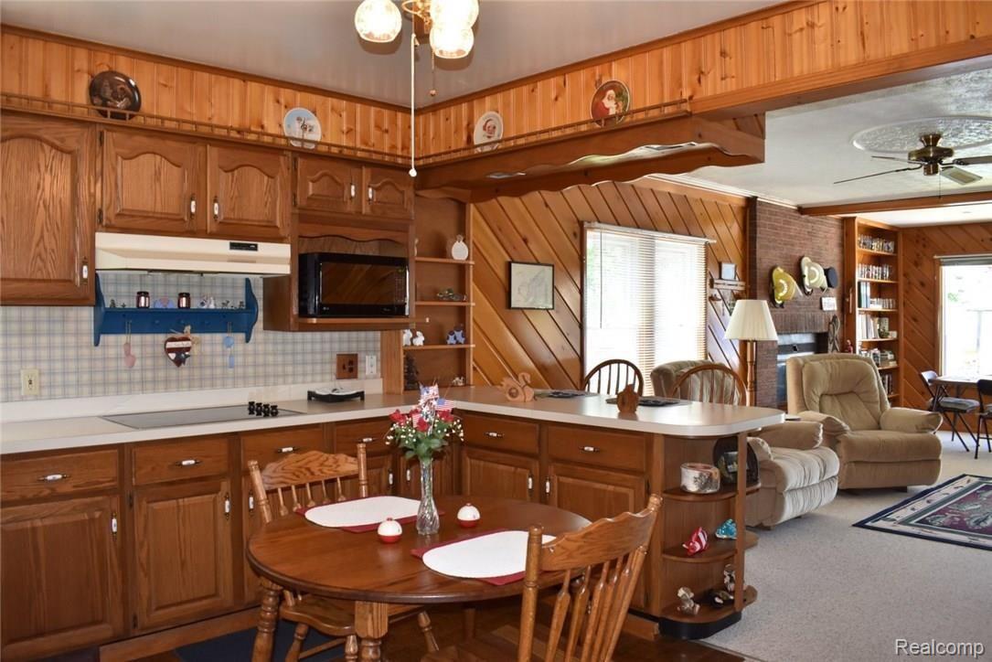 9263 Mcgregor Road Pinckney, MI 48169 - Photo 5 of 24 5 KITCHEN OTHER DIRECTION.JPG