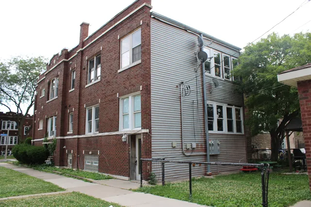 $429,900 | 2102 Gunderson Avenue, Berwyn, IL 60402