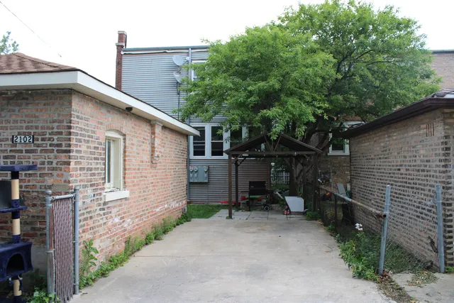 $429,900 | 2102 Gunderson Avenue, Berwyn, IL 60402