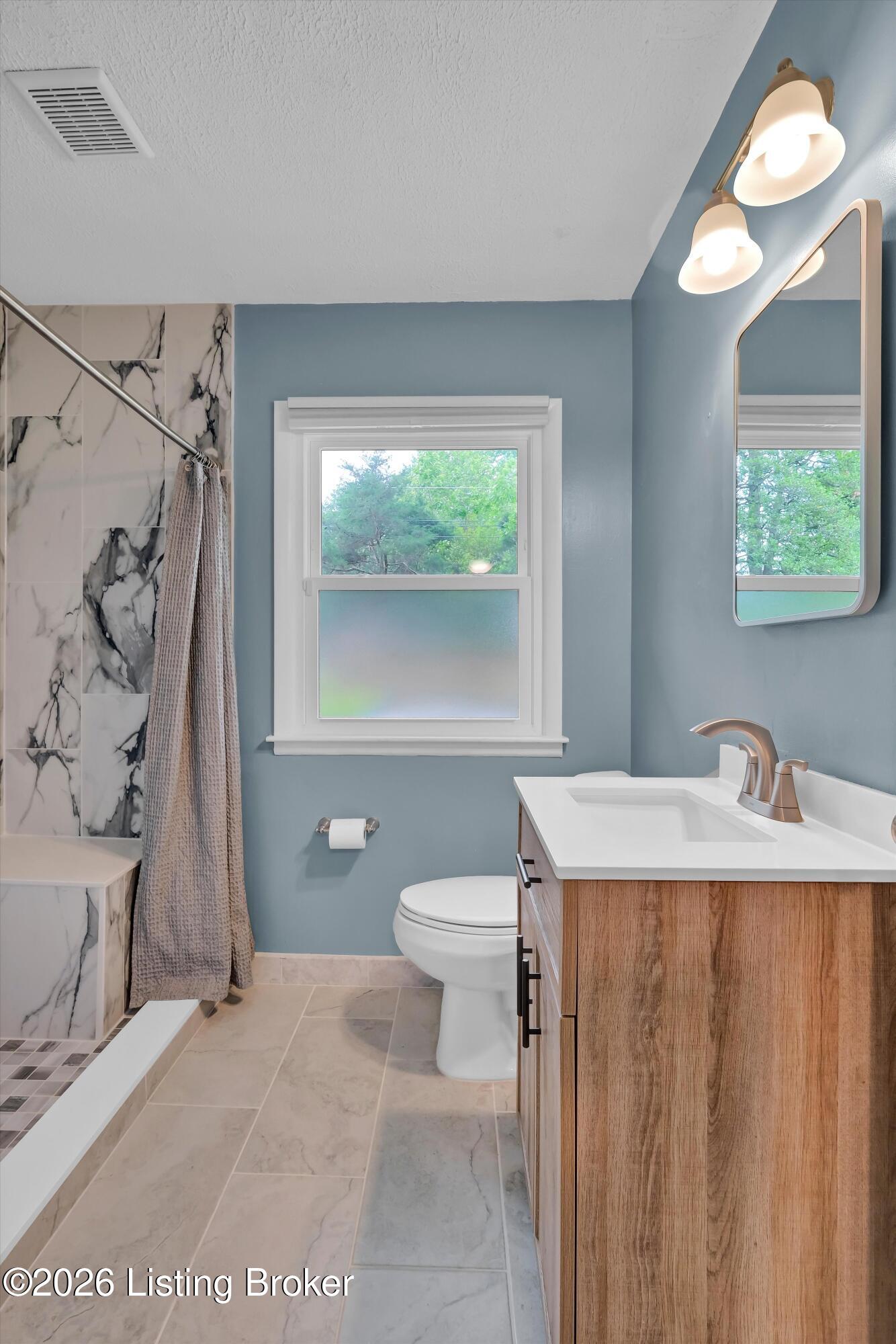 3031 Nepperhan Road Louisville, KY 40220 - Photo 5 of 36 Full Bathroom