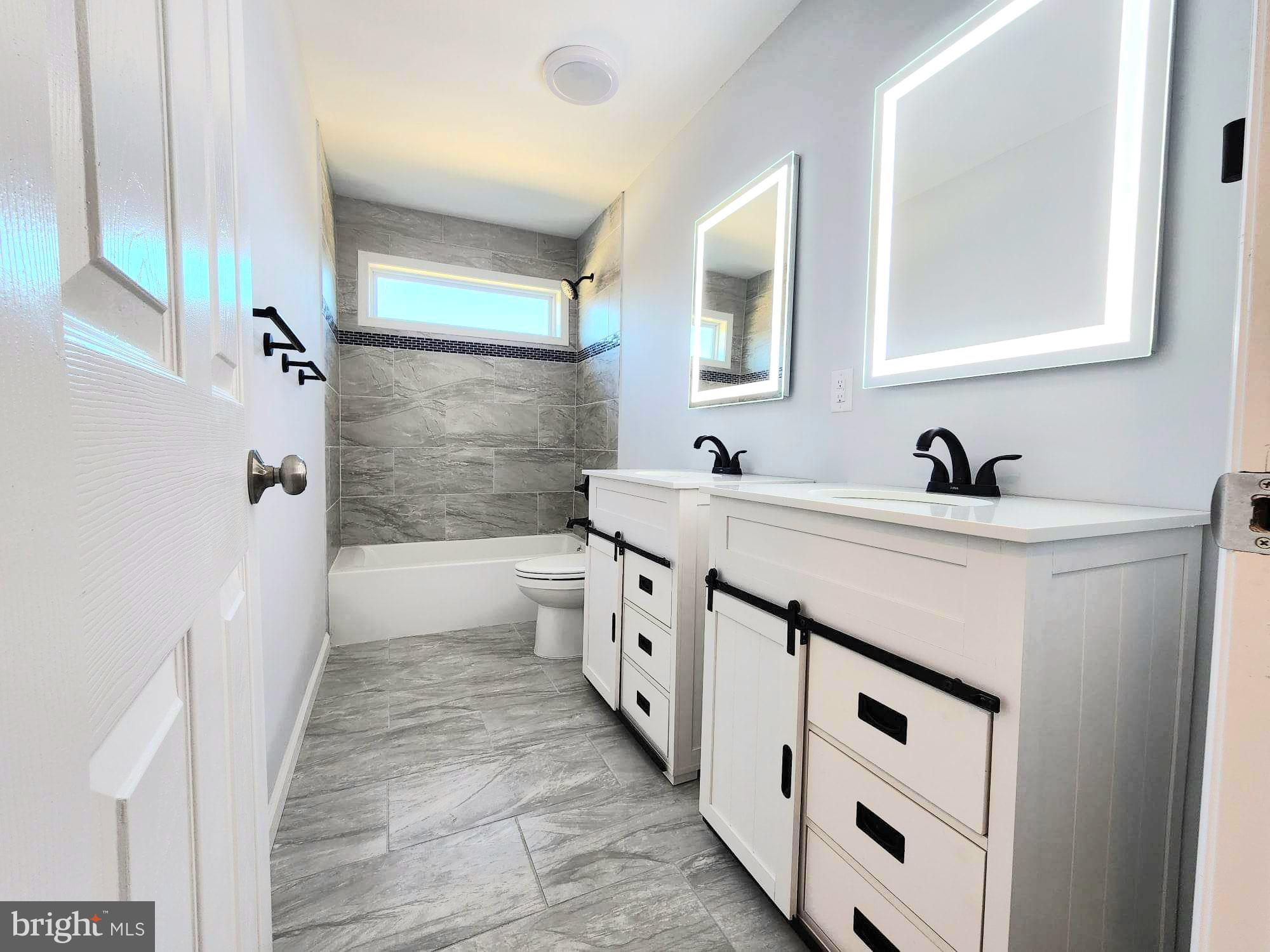 548 Jackson Road Atco, NJ 08004 - Photo 21 of 28 2nd Level bathroom