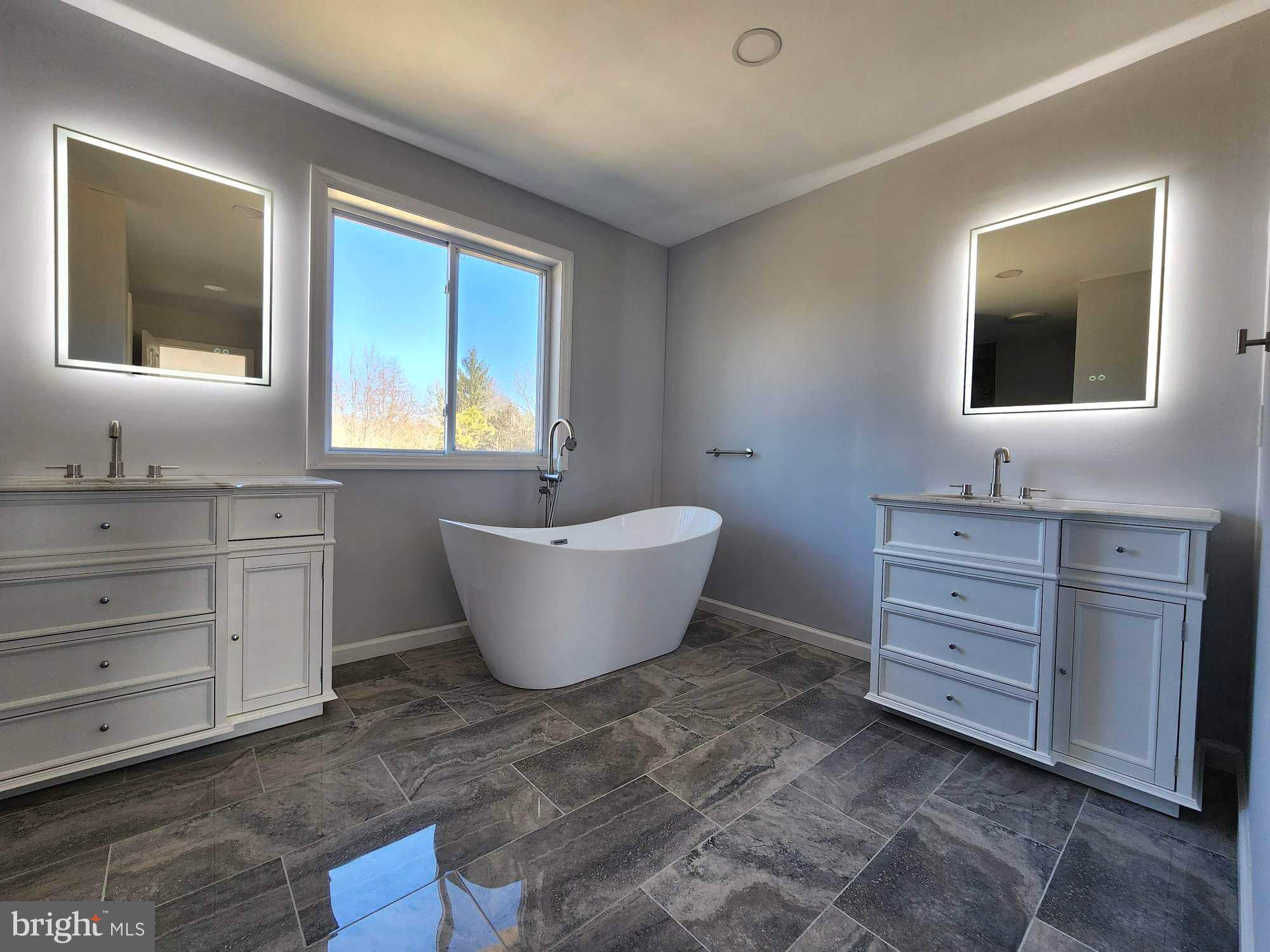 548 Jackson Road Atco, NJ 08004 - Photo 25 of 28 Primary suite Bath