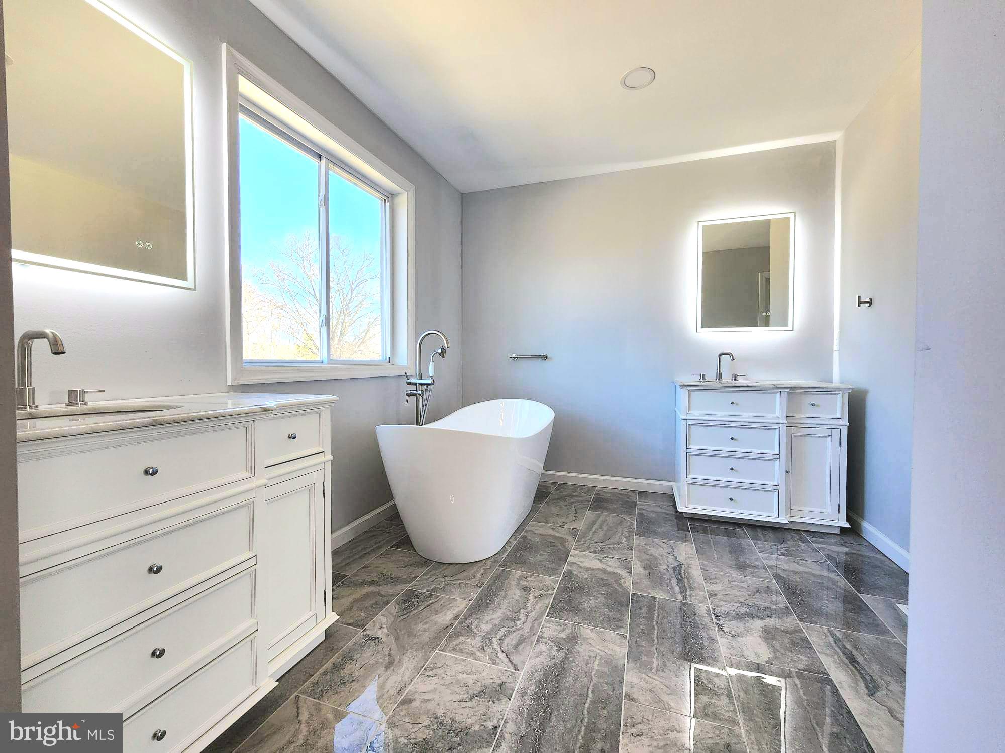 548 Jackson Road Atco, NJ 08004 - Photo 26 of 28 Primary suite Bath