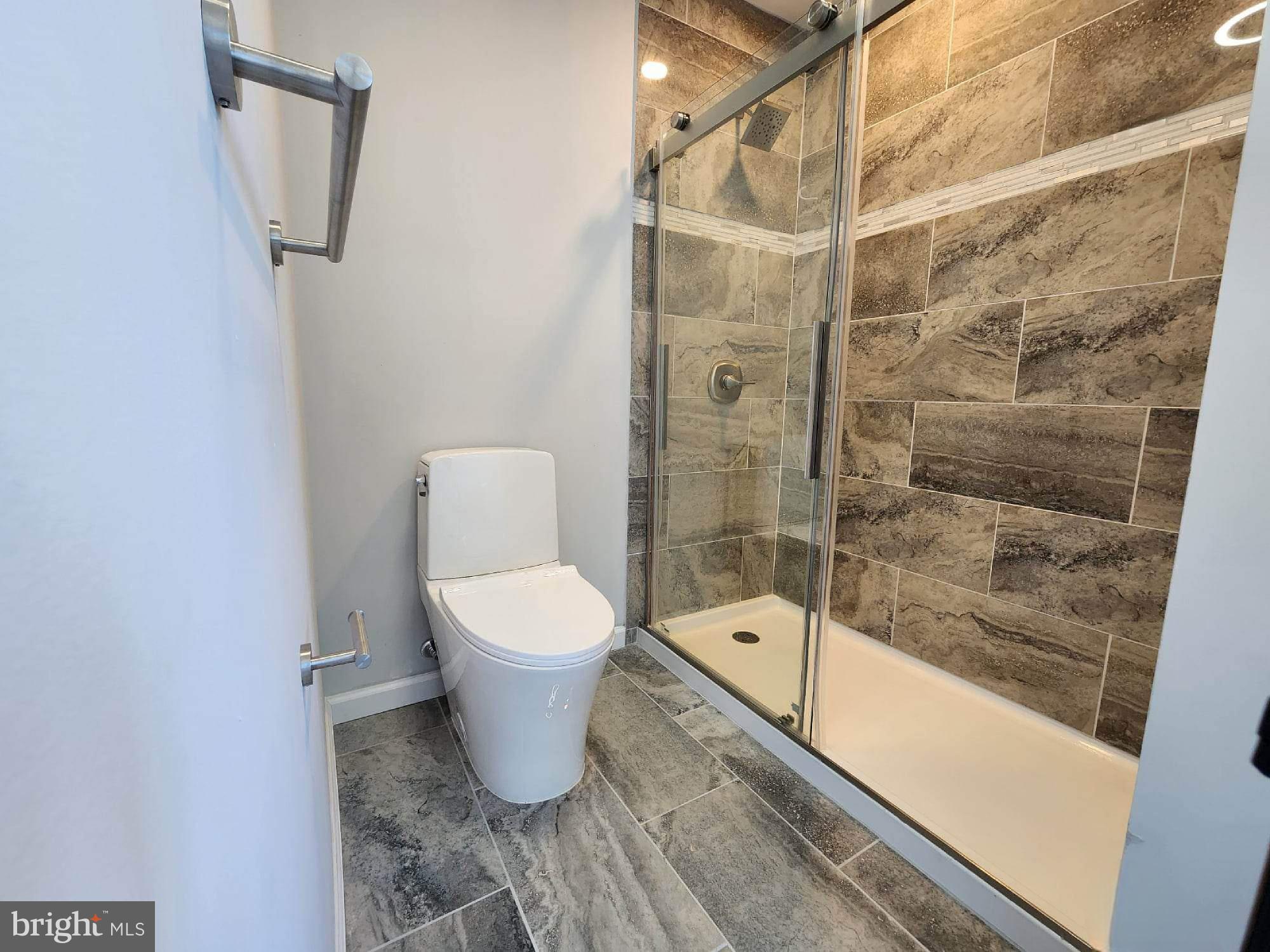 548 Jackson Road Atco, NJ 08004 - Photo 28 of 28 Primary suite Bath