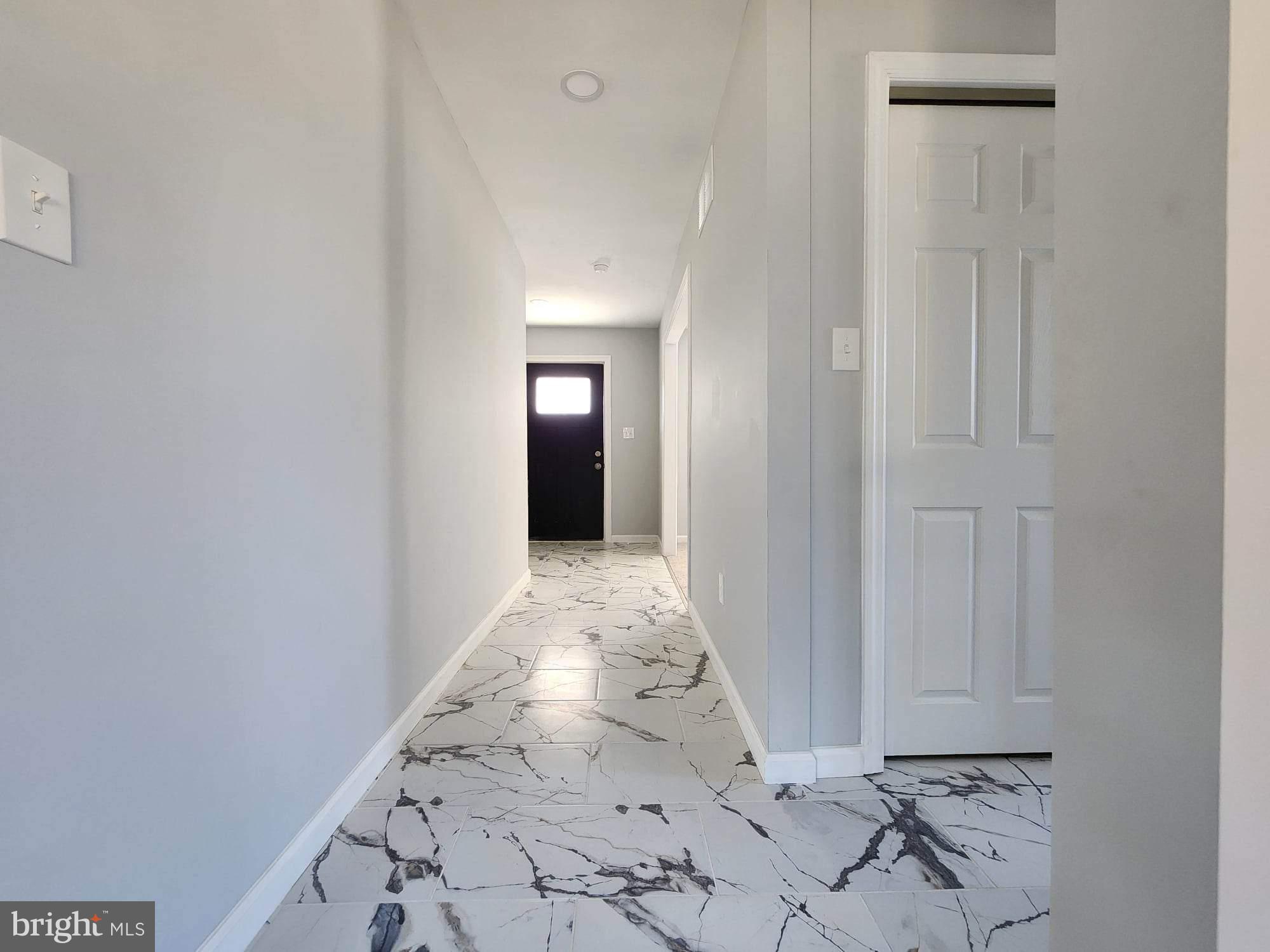 548 Jackson Road Atco, NJ 08004 - Photo 6 of 28 Entrance hall from living room