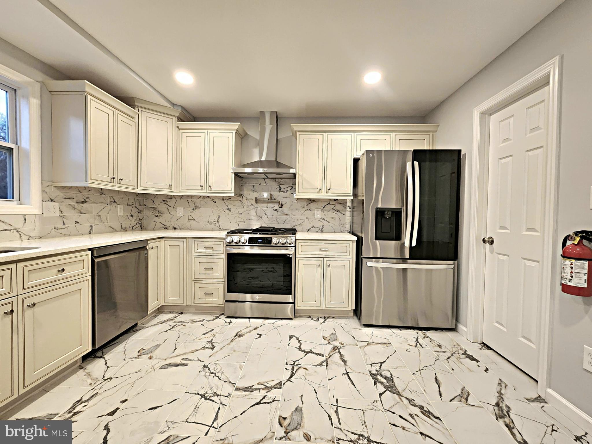 548 Jackson Road Atco, NJ 08004 - Photo 10 of 28 Kitchen